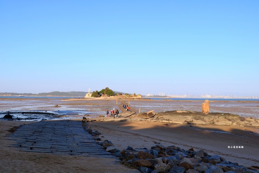 建功嶼‧金門必去的摩西分海，只有退潮時才能進入的戰地島嶼 - 敦 小 蓮の食旅錄