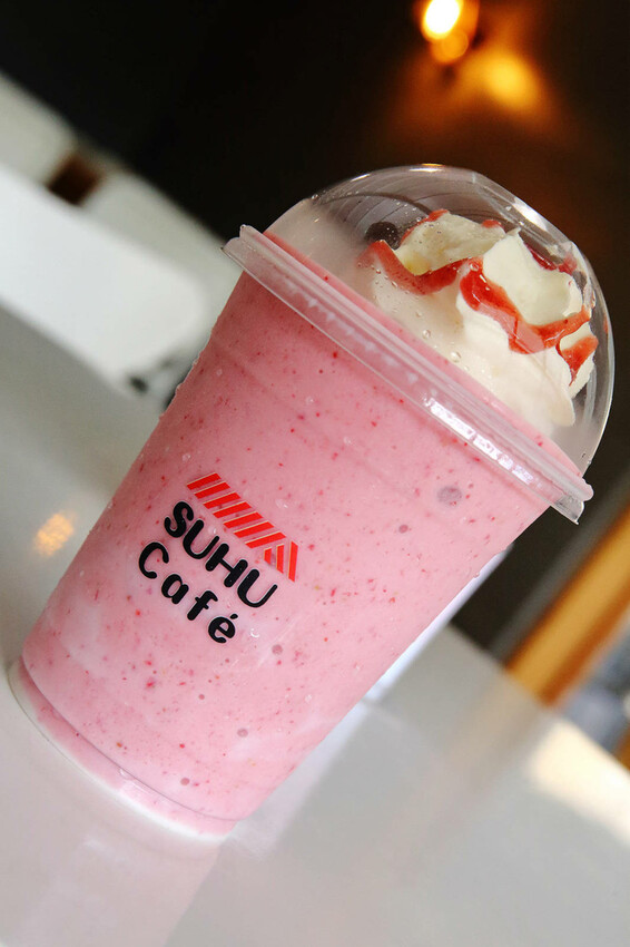 採草莓囉!苗栗大湖特色農場推薦,紅色琉璃瓦&SUHU Caf