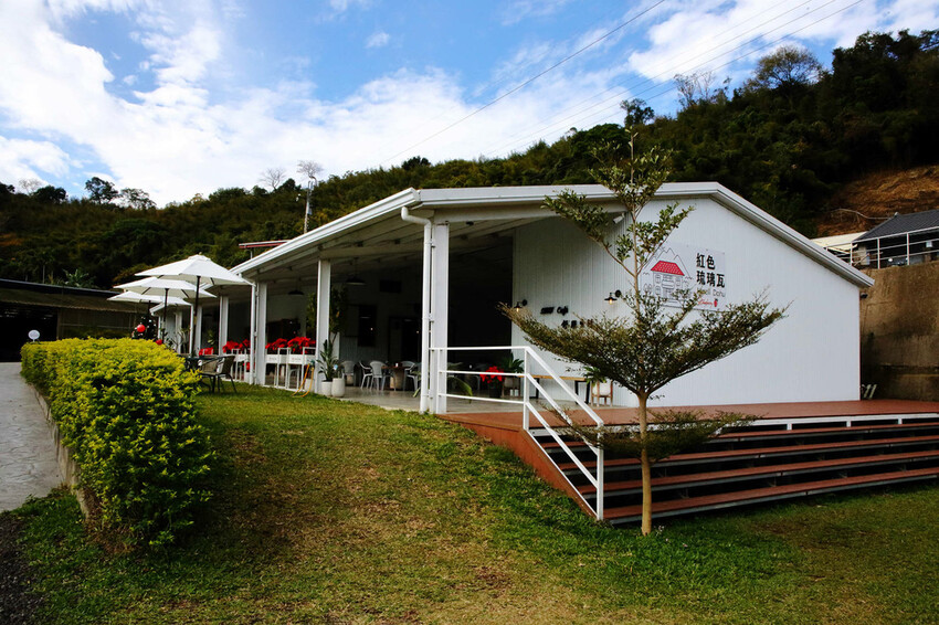 採草莓囉!苗栗大湖特色農場推薦,紅色琉璃瓦&SUHU Caf