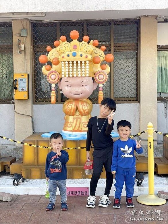 苗栗縣通霄鎮【苗栗景點】白沙屯車站 有媽祖保庇的車站,Q版媽祖敲可愛!有ubike租借站,暢玩各景點遊玩。一旁小公園還