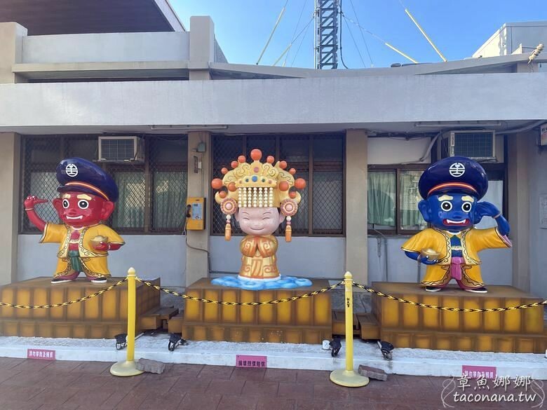 苗栗縣通霄鎮【苗栗景點】白沙屯車站 有媽祖保庇的車站,Q版媽祖敲可愛!有ubike租借站,暢玩各景點遊玩。一旁小公園還