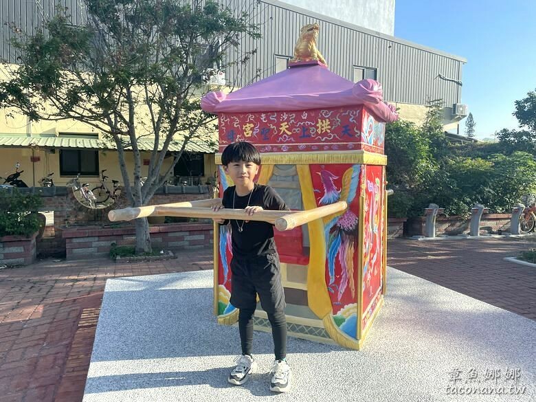 苗栗縣通霄鎮【苗栗景點】白沙屯車站 有媽祖保庇的車站,Q版媽祖敲可愛!有ubike租借站,暢玩各景點遊玩。一旁小公園還