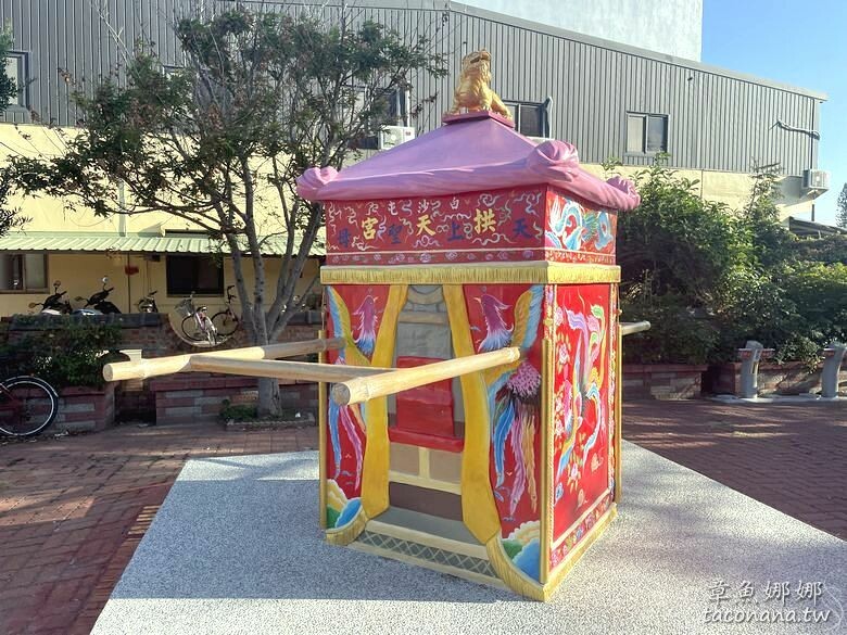 苗栗縣通霄鎮【苗栗景點】白沙屯車站 有媽祖保庇的車站,Q版媽祖敲可愛!有ubike租借站,暢玩各景點遊玩。一旁小公園還