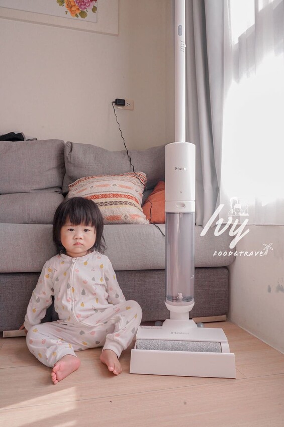 Haier海爾智慧洗地機W3 |最輕型洗地機推薦,同時吸拖還能自動清洗,加上獨創滾刷設計讓毛髮不纏繞,有小孩、毛孩家庭必備清潔神器! - 艾薇覓食趣