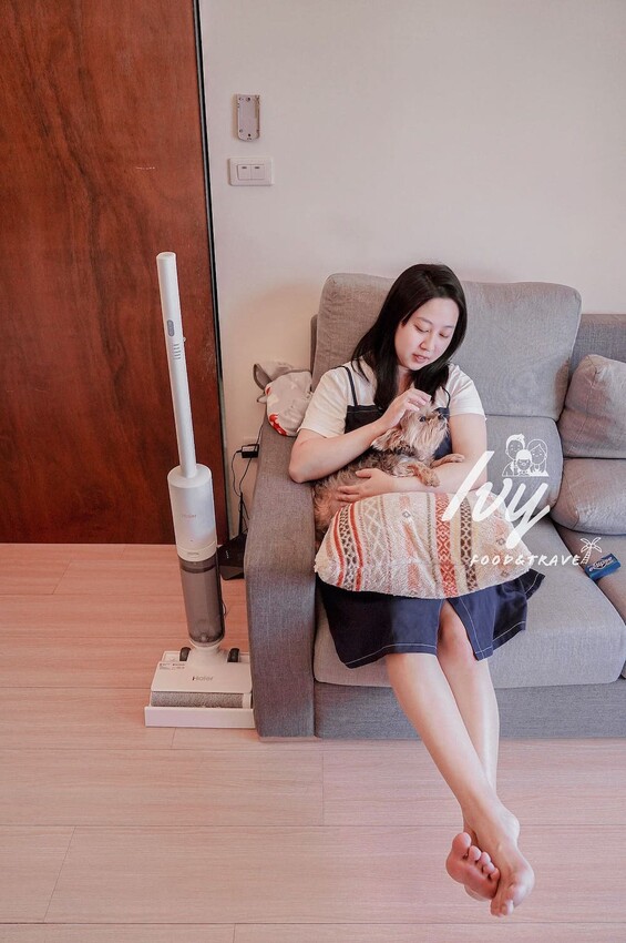 Haier海爾智慧洗地機W3 |最輕型洗地機推薦,同時吸拖還能自動清洗,加上獨創滾刷設計讓毛髮不纏繞,有小孩、毛孩家庭必備清潔神器! - 艾薇覓食趣
