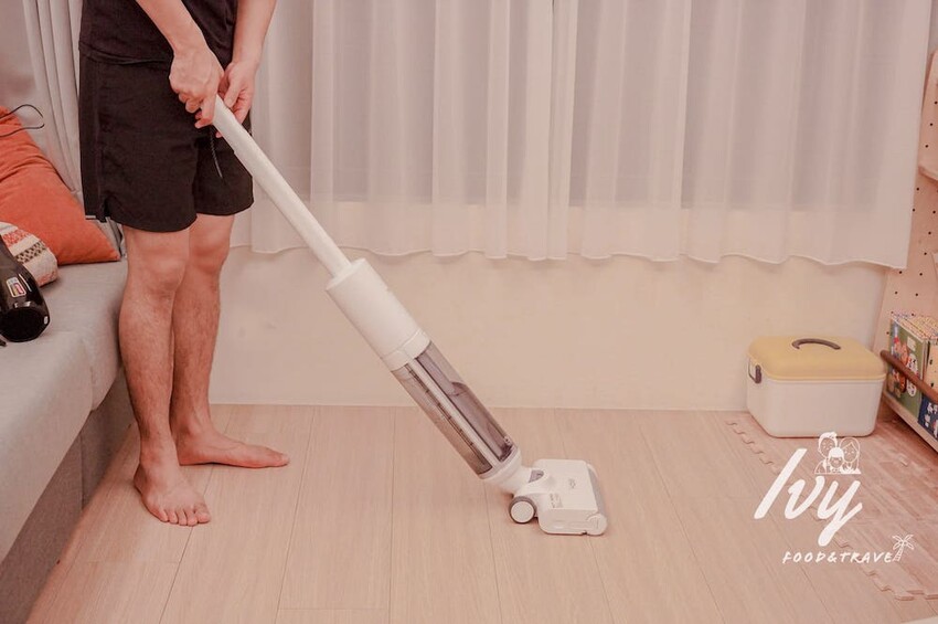 Haier海爾智慧洗地機W3 |最輕型洗地機推薦,同時吸拖還能自動清洗,加上獨創滾刷設計讓毛髮不纏繞,有小孩、毛孩家庭必備清潔神器! - 艾薇覓食趣