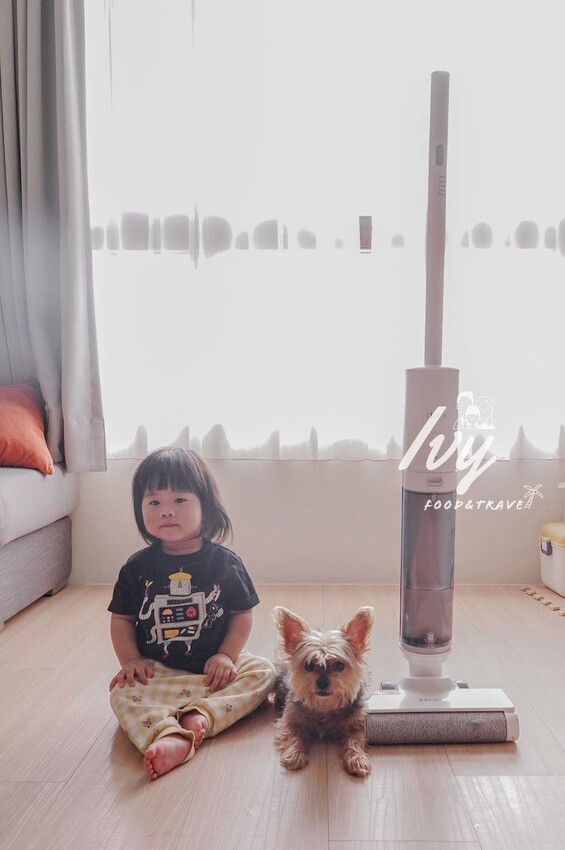Haier海爾智慧洗地機W3 |最輕型洗地機推薦,同時吸拖還能自動清洗,加上獨創滾刷設計讓毛髮不纏繞,有小孩、毛孩家庭必備清潔神器! - 艾薇覓食趣