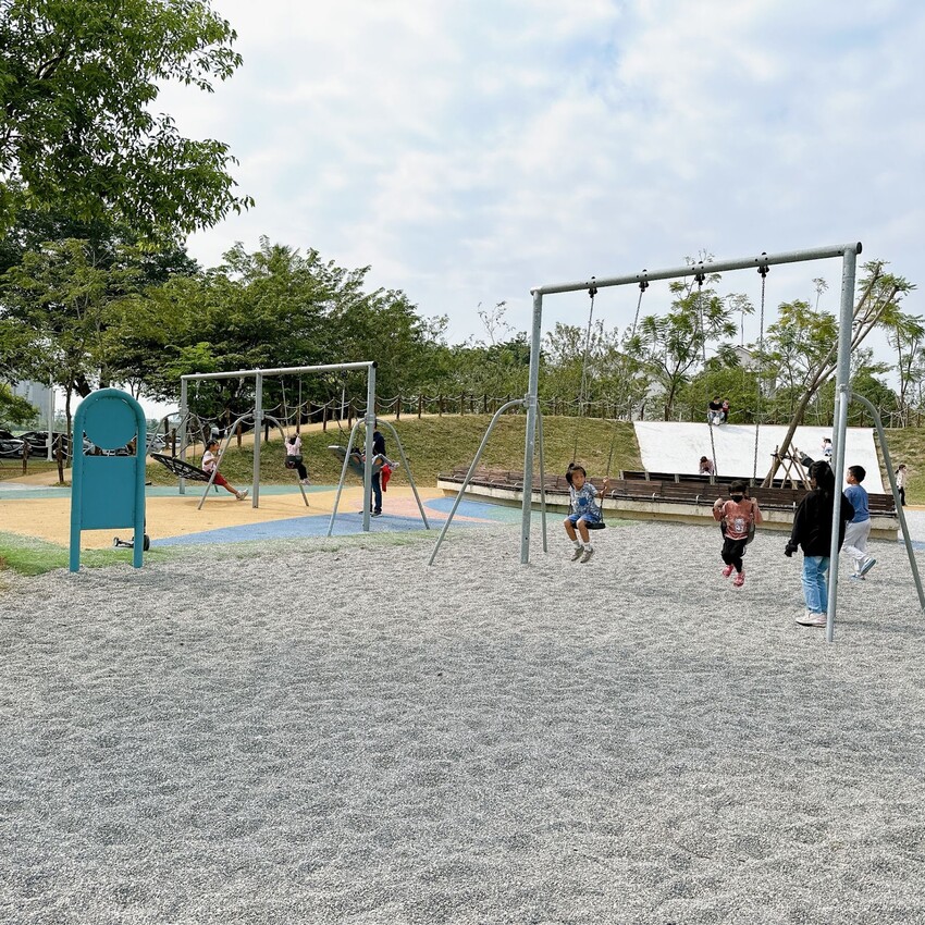 屏東縣潮州鎮免費景點～潮洲 潮好玩幸福村  潮幸福薑餅村X金勾杯潮好玩市集和全天開放的共融遊戲場、不定期市集活動，絕