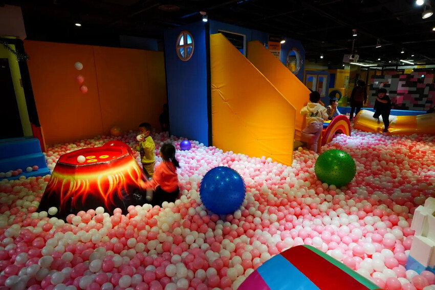 台中市西區追風奇幻島|台中金典愛力獅奇幻派對,遊樂設施大公開,門票價格懶人包