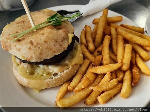 西澳旅遊/風剪樹附近Central Greenough Ca 西澳旅遊/風剪樹附近Central Greenough Ca