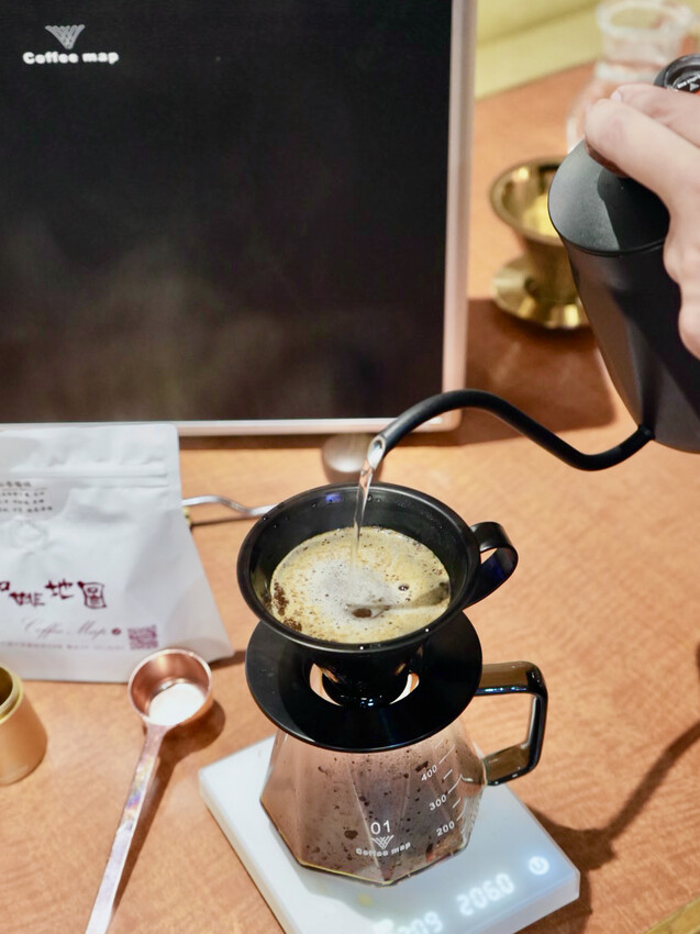 [台中] Coffee Map 咖啡地圖｜「一日咖啡師」互動式手沖咖啡｜專利金屬濾網