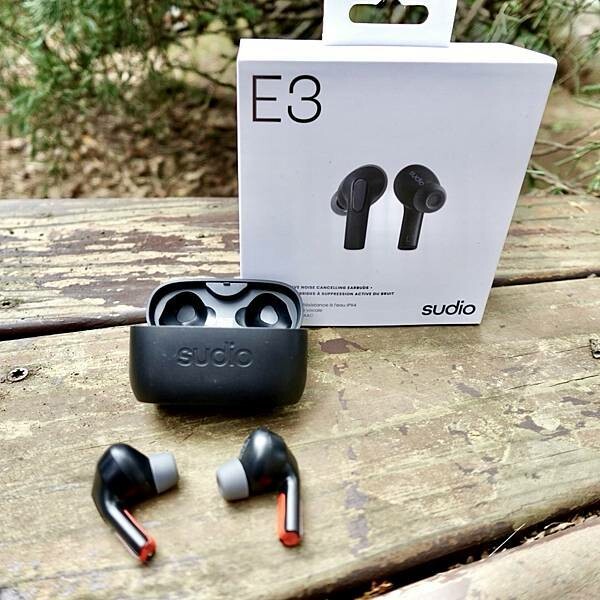 真無線耳機推薦/Sudio E3旗艦款-新品上市/我的最愛的無線耳機分享，愛用sudio耳機/舒適、防噪又防水/聽音樂