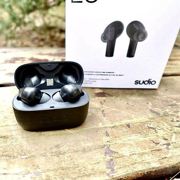 真無線耳機推薦/Sudio E3旗艦款-新品上市/我的最愛的無線耳機分享，愛用sudio耳機/舒適、防噪又防水/聽音樂