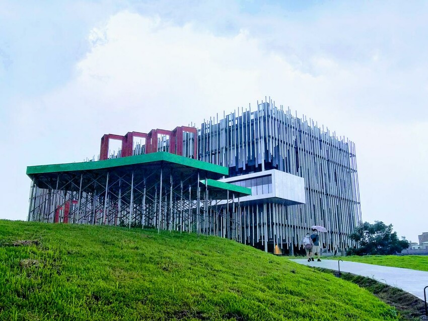 【旅遊】「新北市美術館」逛展覽、玩藝術、「新北城市藝術節」活