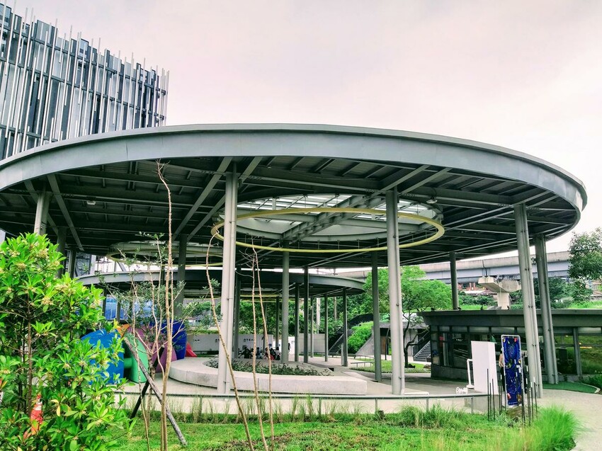 【旅遊】「新北市美術館」逛展覽、玩藝術、「新北城市藝術節」活