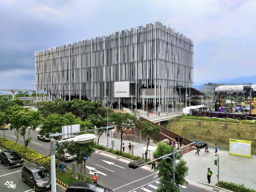 【旅遊】「新北市美術館」逛展覽、玩藝術、「新北城市藝術節」活