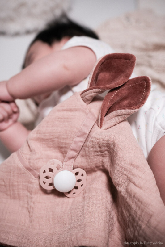 BIBS丹麥嬰兒用品 》丹麥奶嘴、袋鼠安撫巾大地色超美，高質感北歐時尚設計