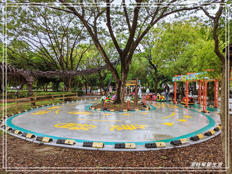 台南市新市區樹谷生活科學館-台南新市/和恐龍一起玩!還能隔壁樹谷農場餵動物~寓教於樂銅板價.親子室內一日遊景點