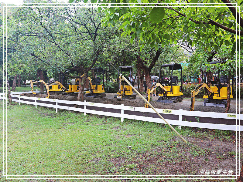 台南市新市區樹谷生活科學館-台南新市/和恐龍一起玩!還能隔壁樹谷農場餵動物~寓教於樂銅板價.親子室內一日遊景點