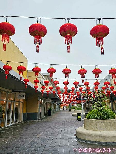 桃園.華泰名品城(華泰唐人街) / 林口星巴克 (三色櫻) 桃園.華泰名品城(華泰唐人街) / 林口星巴克 (三色櫻)