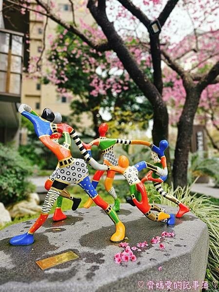 桃園.華泰名品城(華泰唐人街) / 林口星巴克 (三色櫻) 桃園.華泰名品城(華泰唐人街) / 林口星巴克 (三色櫻)