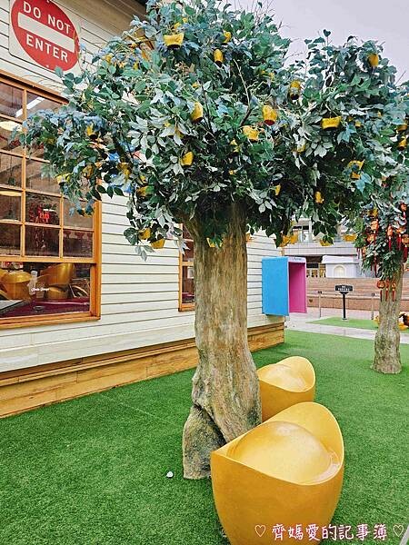 桃園.華泰名品城(華泰唐人街) / 林口星巴克 (三色櫻) 桃園.華泰名品城(華泰唐人街) / 林口星巴克 (三色櫻)