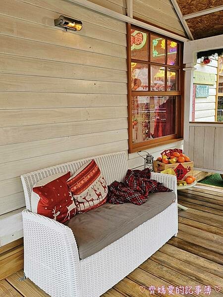 桃園.華泰名品城(華泰唐人街) / 林口星巴克 (三色櫻) 桃園.華泰名品城(華泰唐人街) / 林口星巴克 (三色櫻)