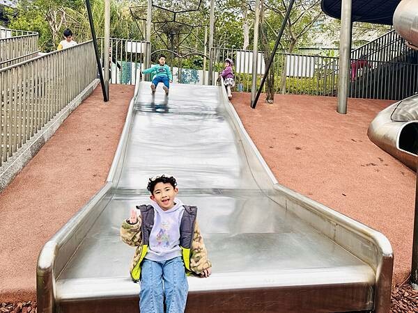 ★新北●鶯歌*最美拍的『鶯歌永吉公園』,擁有雙色櫻花、炮仗花