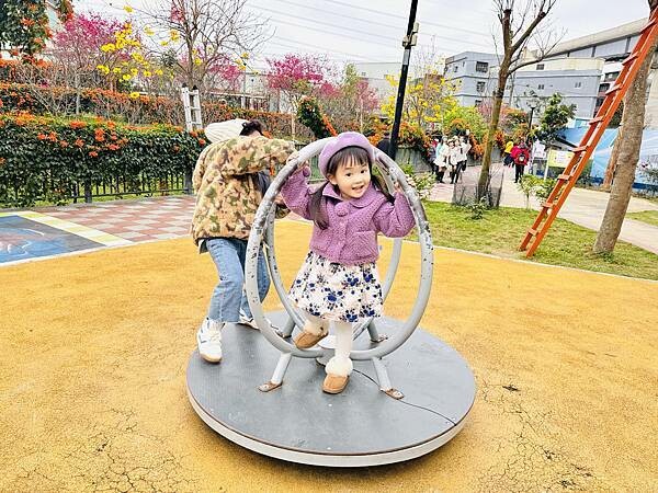 ★新北●鶯歌*最美拍的『鶯歌永吉公園』,擁有雙色櫻花、炮仗花