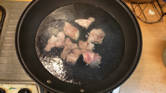 竹筍排骨湯 - 豬肩骨