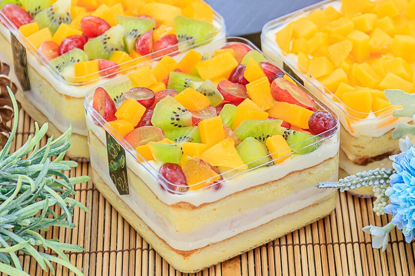 米之朵甜點房,夏日限定水果寶盒繽紛新上市!加入大甲芋泥與焦糖布丁內餡超誘人! - 柚香魚子醬的蹦蹦跳跳