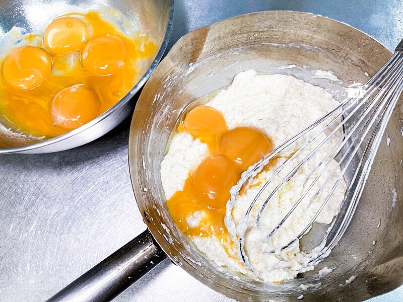 烘焙筆記│古早味蛋糕，水浴法烘烤口感水潤而且綿密