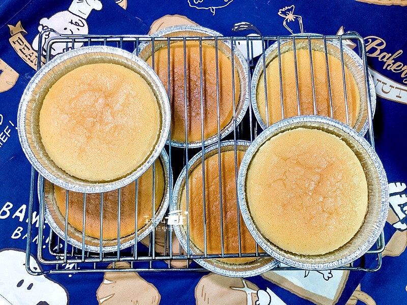 烘焙筆記│古早味蛋糕，水浴法烘烤口感水潤而且綿密