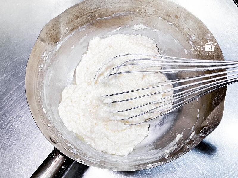 烘焙筆記│古早味蛋糕，水浴法烘烤口感水潤而且綿密