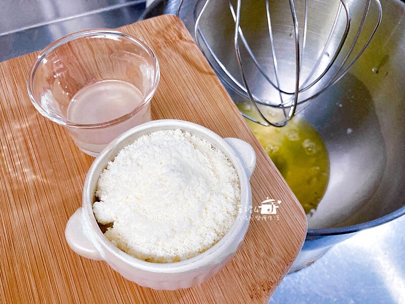 烘焙筆記│古早味蛋糕，水浴法烘烤口感水潤而且綿密