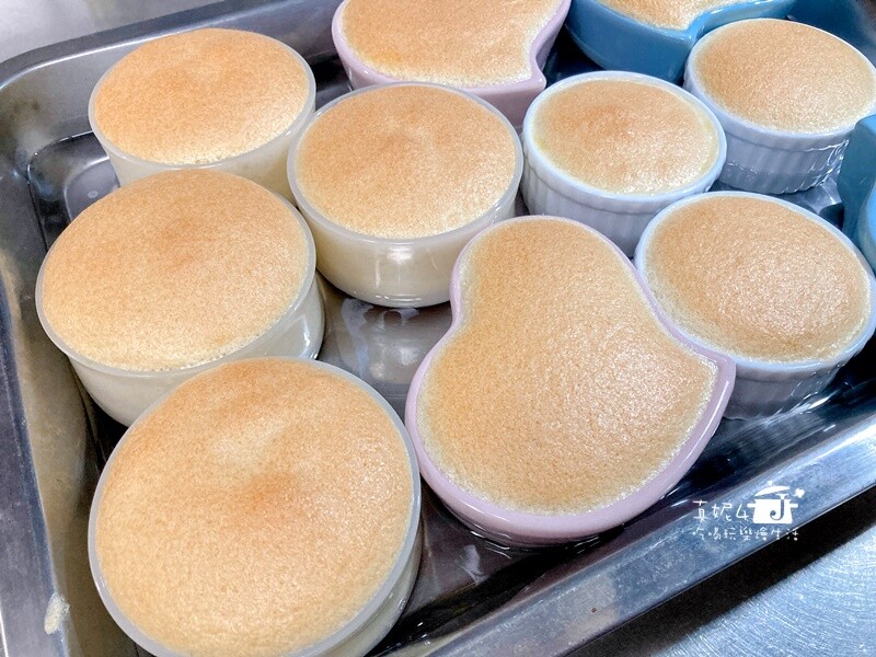 烘焙筆記│古早味蛋糕，水浴法烘烤口感水潤而且綿密