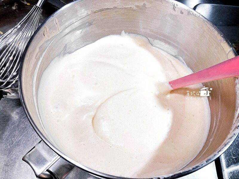 烘焙筆記│古早味蛋糕，水浴法烘烤口感水潤而且綿密