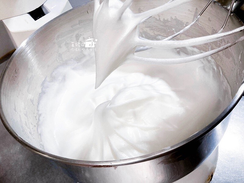 烘焙筆記│古早味蛋糕，水浴法烘烤口感水潤而且綿密