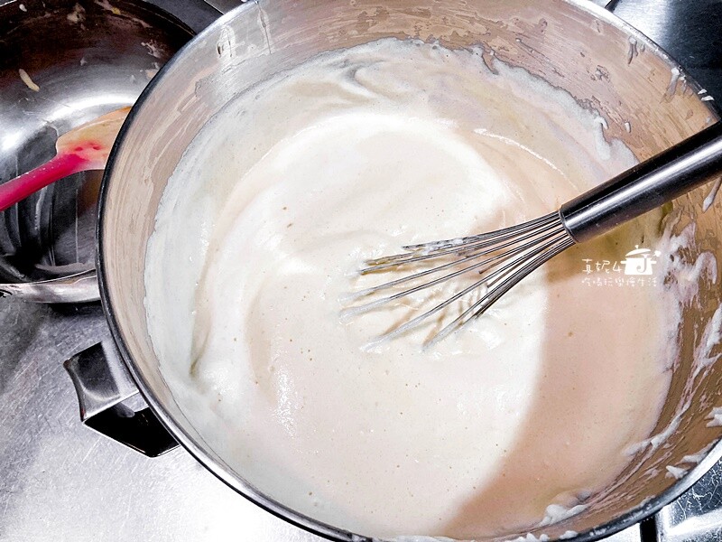 烘焙筆記│古早味蛋糕，水浴法烘烤口感水潤而且綿密