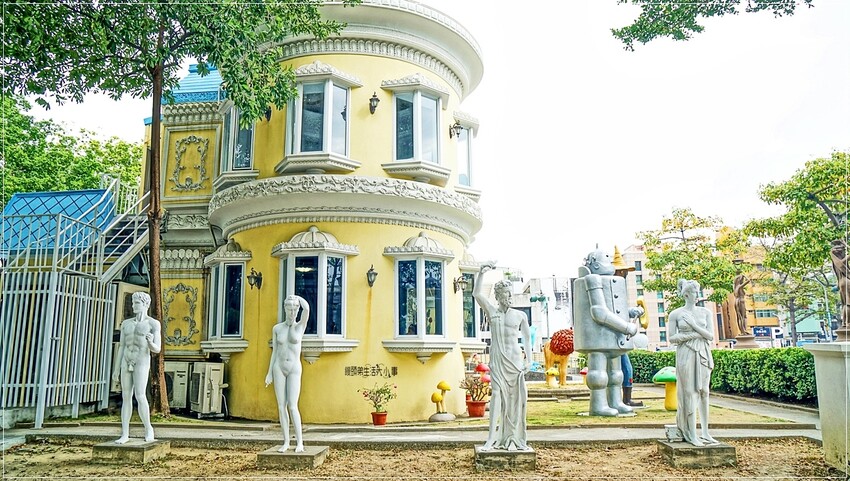 台南市中西區台南藏金閣2館：免費參觀全台最美公家機關，夢幻愛麗絲城堡等您一探究竟