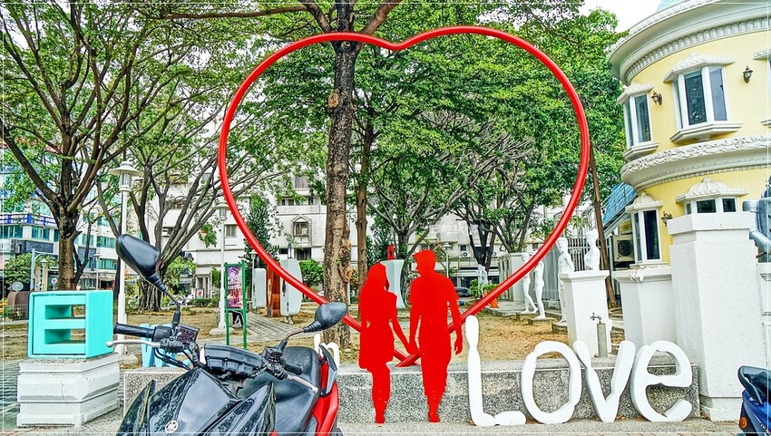 台南市中西區台南藏金閣2館：免費參觀全台最美公家機關，夢幻愛麗絲城堡等您一探究竟