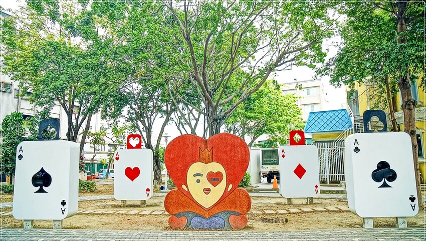 台南市中西區台南藏金閣2館：免費參觀全台最美公家機關，夢幻愛麗絲城堡等您一探究竟