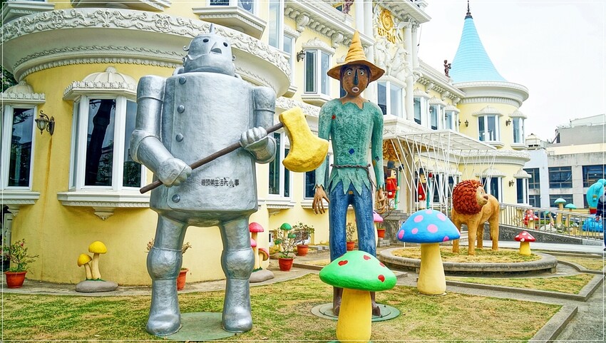 台南市中西區台南藏金閣2館：免費參觀全台最美公家機關，夢幻愛麗絲城堡等您一探究竟