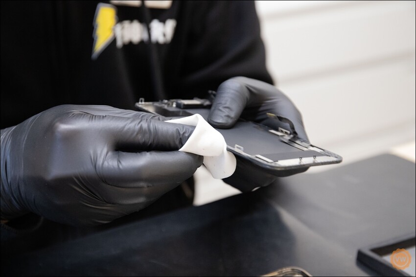 台中豐原iPhone專業維修|蘋果原廠零件|iPhone換電池|iPhone換螢幕推薦:雷神快修®Apple獨立維修中心