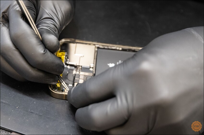 台中豐原iPhone專業維修|蘋果原廠零件|iPhone換電池|iPhone換螢幕推薦:雷神快修®Apple獨立維修中心