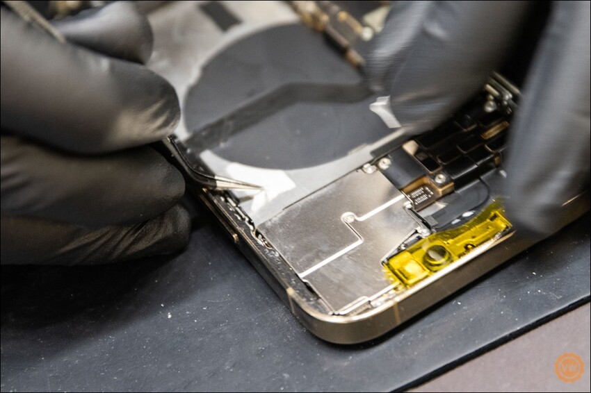 台中豐原iPhone專業維修|蘋果原廠零件|iPhone換電池|iPhone換螢幕推薦:雷神快修®Apple獨立維修中心