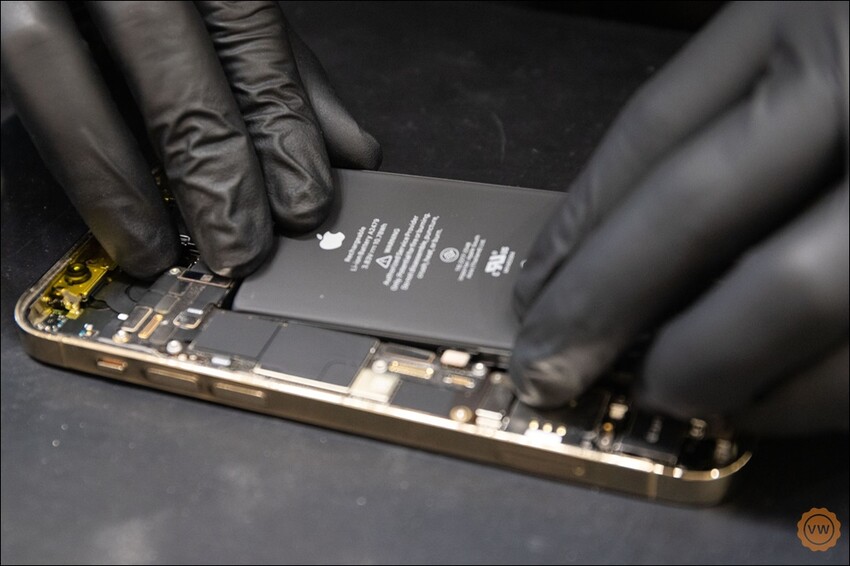 台中豐原iPhone專業維修|蘋果原廠零件|iPhone換電池|iPhone換螢幕推薦:雷神快修®Apple獨立維修中心