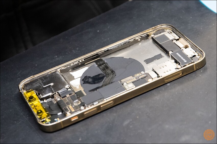 台中豐原iPhone專業維修|蘋果原廠零件|iPhone換電池|iPhone換螢幕推薦:雷神快修®Apple獨立維修中心