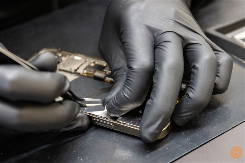 台中豐原iPhone專業維修|蘋果原廠零件|iPhone換電池|iPhone換螢幕推薦:雷神快修®Apple獨立維修中心