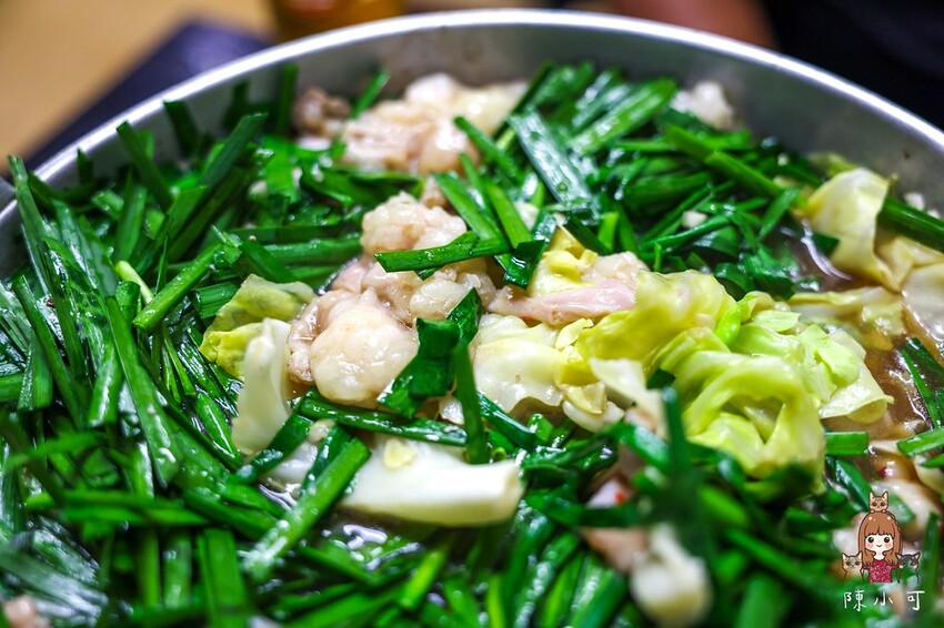 日本只開五小時,在地超過40年老店,想吃要排隊!老字號牛腸鍋竟然還有加麵吃到飽